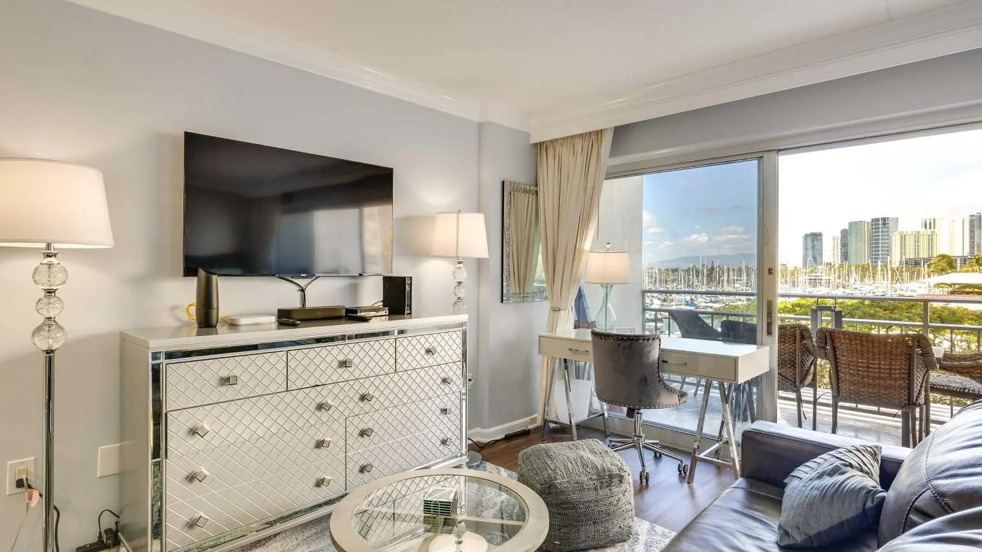 Honolulu Studio With Ocean View Parking Included! United States