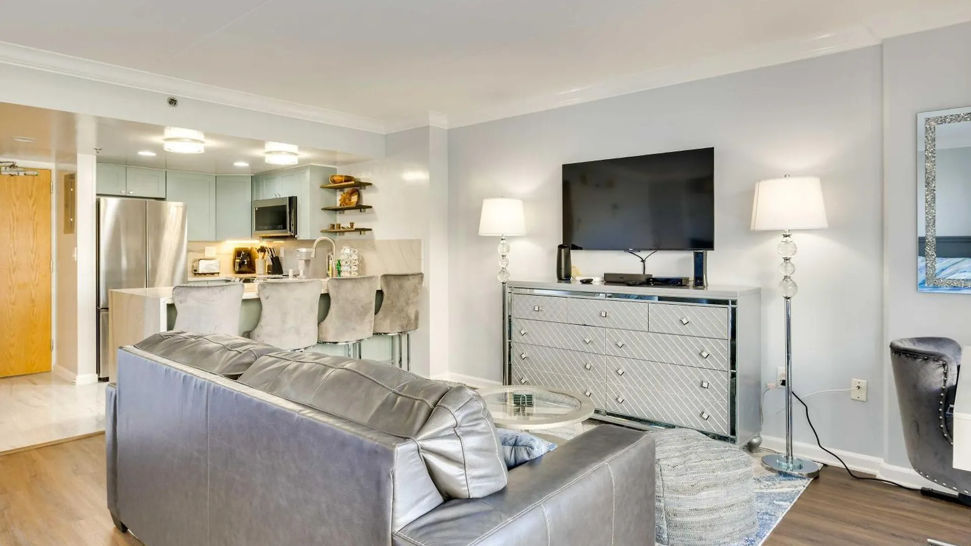 Honolulu Studio With Ocean View Parking Included! United States