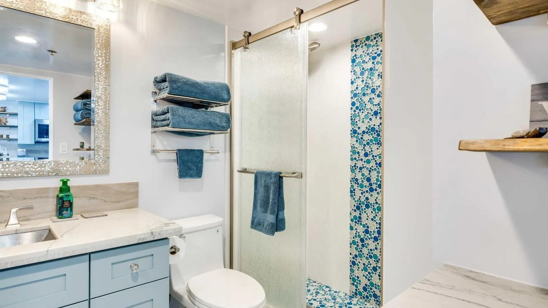 Apartment Honolulu Studio With Ocean View Parking Included!